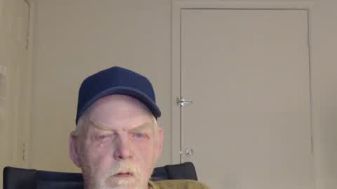 Snapshot of cockreadynow4u chatting on January 25, 12:38 am cockreadynow4u online show from January 25, 12:38 am