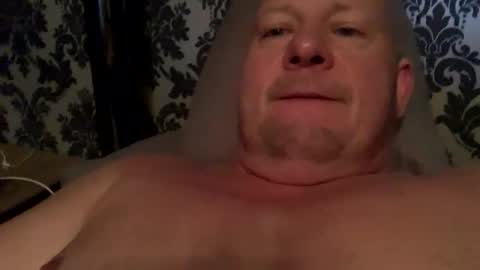 col4nows online show from October 15, 9:50 am