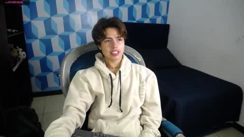 Snapshot of collinstone chatting on February 3, 7:42 pm collinstone online show from February 3, 7:42 pm