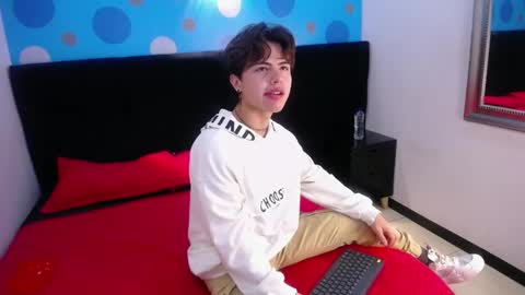 Snapshot of collinstone chatting on March 2, 8:25 pm collinstone online show from March 2, 8:25 pm