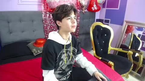 Snapshot of collinstone chatting on February 26, 8:20 pm collinstone online show from February 26, 8:20 pm