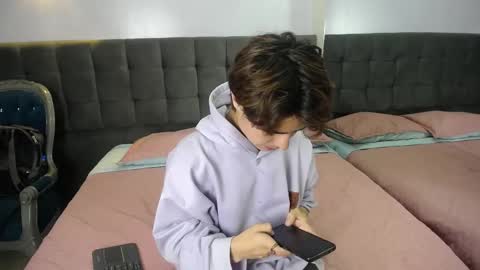 Snapshot of collinstone chatting on January 5, 8:00 pm collinstone online show from January 5, 8:00 pm