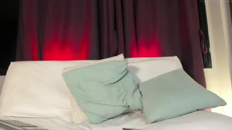 colstorw_ online show from December 3, 10:54 am