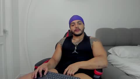 Jhoan online show from February 2, 12:30 am