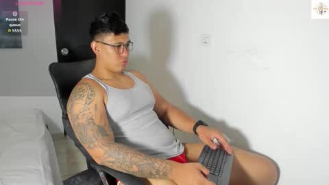 coltonmassif_ online show from October 7, 3:43 am