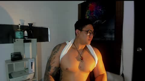 coltonmassif_ online show from January 25, 10:18 pm