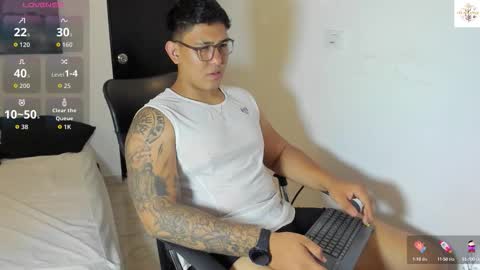 coltonmassif_ online show from October 8, 5:01 am