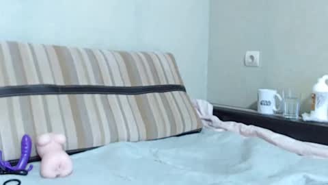 Damien online show from October 2, 9:02 am