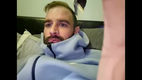 cozzyfella97 online show from October 5, 8:57 pm