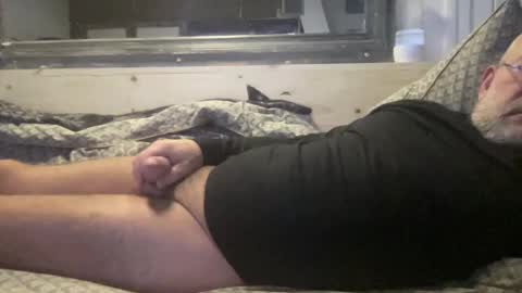 crapaud75018 online show from January 5, 6:24 am