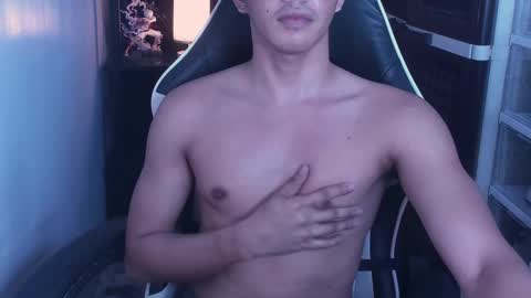 Snapshot of crazyasiancum chatting on February 15, 5:51 am Zion online show from February 15, 5:51 am