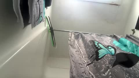 Snapshot of crazydill28 chatting on October 4, 9:19 pm crazydill28 online show from October 4, 9:19 pm