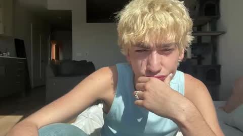 crazywaif online show from May 24, 11:33 pm