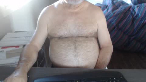 Creamormilk online show from October 4, 8:13 pm