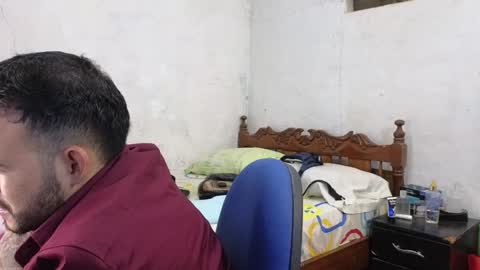 Snapshot of cris_simons chatting on December 24, 11:00 pm cris_simons online show from December 24, 11:00 pm