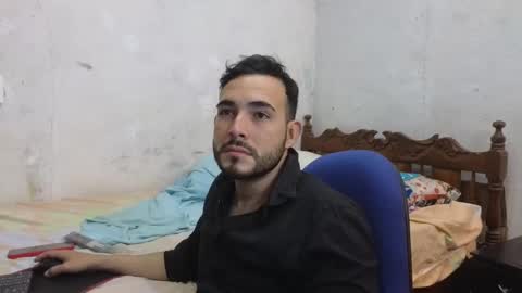 Snapshot of cris_simons chatting on December 7, 1:04 am cris_simons online show from December 7, 1:04 am