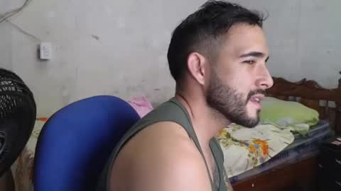 Snapshot of cris_simons chatting on March 7, 10:32 pm cris_simons online show from March 7, 10:32 pm