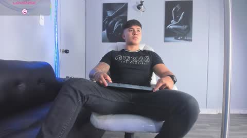 Cristopher online show from February 9, 1:49 pm