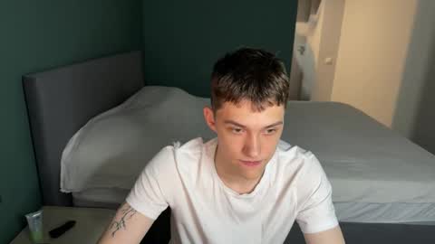 cronck52 online show from November 17, 7:50 pm