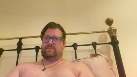 crouchendtiger online show from August 9, 10:59 pm
