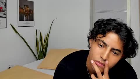 cruz_fernandez online show from November 11, 9:42 pm