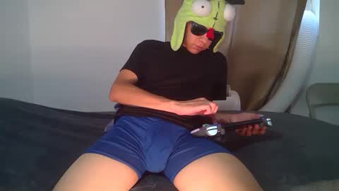 cry_guy online show from September 22, 6:51 pm