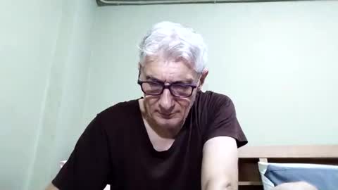 Snapshot of cucaio18 chatting on October 25, 2:35 am BIG UNCUT HARD COCK online show from October 25, 2:35 am
