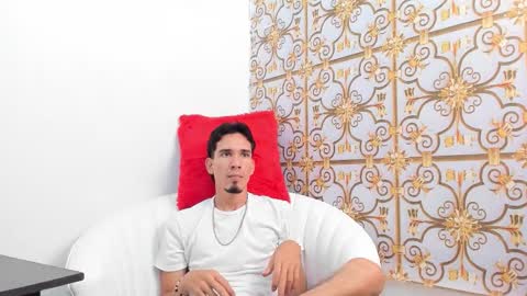 Snapshot of cum_serafin chatting on October 29, 3:20 am JOHN online show from October 29, 3:20 am