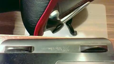 curiousbruno online show from December 28, 6:39 am