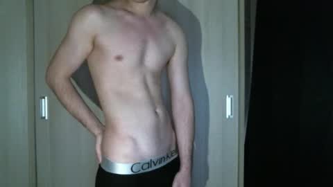 Snapshot of curly_boy333 chatting on October 30, 7:54 am CurlyBoy online show from October 30, 7:54 am