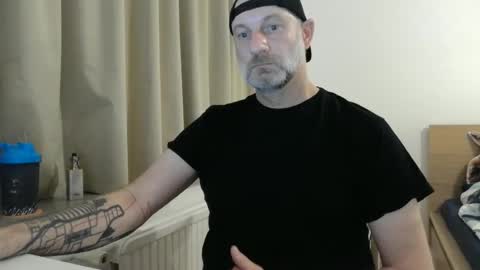 Curman85 online show from December 3, 1:17 am