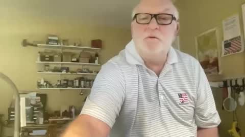 Snapshot of curo69 chatting on January 22, 1:00 pm ALAN online show from January 22, 1:00 pm