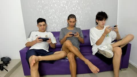 Snapshot of cute_boys18 chatting on January 11, 8:32 pm ARTURO-18  MATIAS-18  NIKOLAY-19  HADES-18  GABO-19 online show from January 11, 8:32 pm