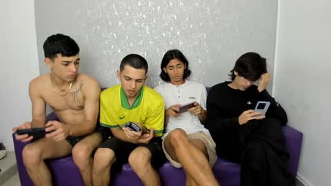 Snapshot of cute_boys18 chatting on January 29, 12:33 am ARTURO-18  MATIAS-18  NIKOLAY-19  HADES-18  GABO-19 online show from January 29, 12:33 am