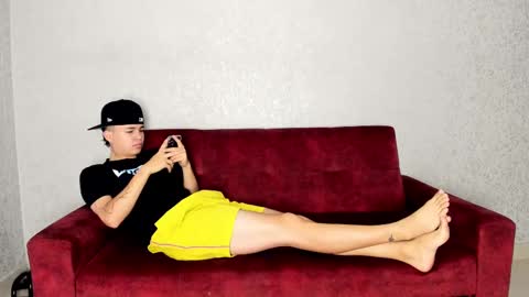 Snapshot of cute_boys18 chatting on February 25, 12:55 pm ARTURO-18  MATIAS-18  NIKOLAY-19  HADES-18  GABO-19 online show from February 25, 12:55 pm