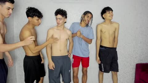 Snapshot of cute_boys18 chatting on December 23, 2:39 pm ARTURO-18  MATIAS-18  NIKOLAY-19  HADES-18  GABO-19 online show from December 23, 2:39 pm