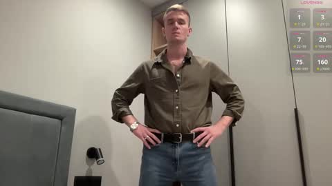 Snapshot of cute_skywalker chatting on October 24, 3:25 pm cute_skywalker online show from October 24, 3:25 pm