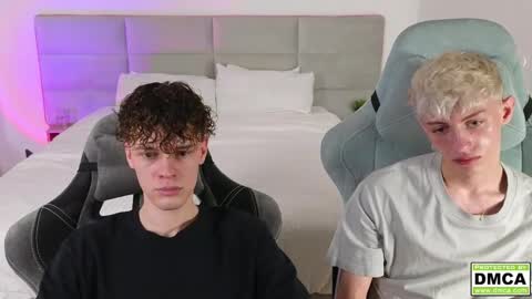 Snapshot of cute_thomas chatting on March 5, 9:39 pm Thomas -  online show from March 5, 9:39 pm