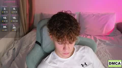 Snapshot of cute_thomas chatting on October 9, 8:03 pm Thomas -  online show from October 9, 8:03 pm