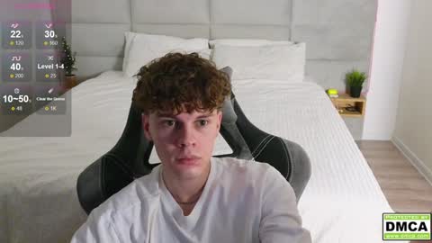 Snapshot of cute_thomas chatting on December 29, 5:31 am Thomas -  online show from December 29, 5:31 am