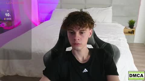 Snapshot of cute_thomas chatting on March 11, 7:25 pm Thomas -  online show from March 11, 7:25 pm