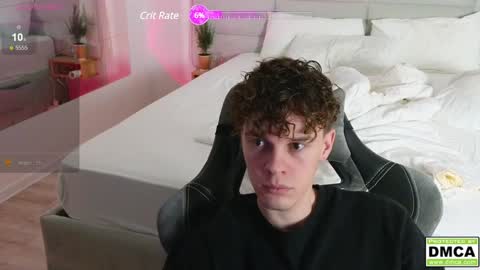 Snapshot of cute_thomas chatting on January 13, 7:21 pm Thomas -  online show from January 13, 7:21 pm