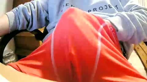 Cuteboy090 online show from April 8, 2:04 pm