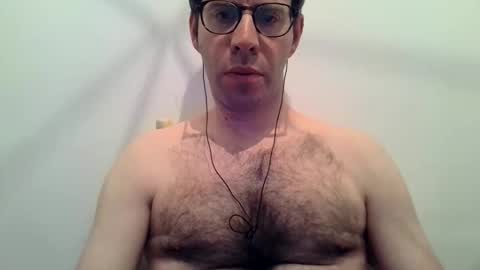 cuteboybi40 online show from December 3, 12:05 am