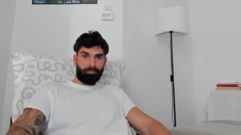 cuteeboy online show from January 14, 9:47 am