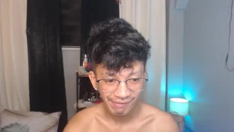 Snapshot of cutie_mico chatting on October 24, 5:58 pm cutie_mico online show from October 24, 5:58 pm