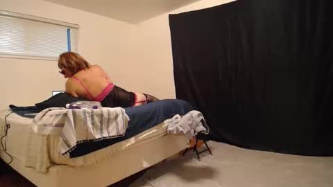 Snapshot of cwlizzy chatting on October 29, 8:12 pm cwlizzy online show from October 29, 8:12 pm