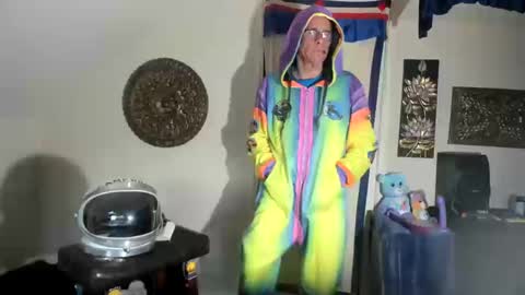 Andrew Thomas online show from October 19, 1:10 am