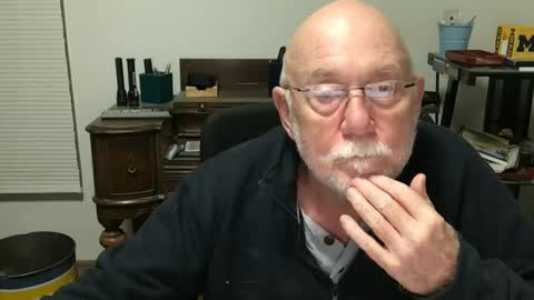 Snapshot of dack47 chatting on December 3, 3:51 am dack47 online show from December 3, 3:51 am