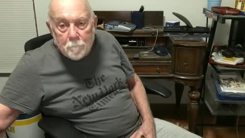 Snapshot of dack47 chatting on February 18, 6:37 am dack47 online show from February 18, 6:37 am